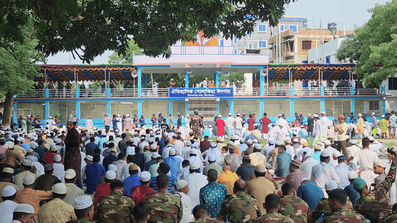 Devotees flux at Sholakia to offer Eid-ul-Azha prayers