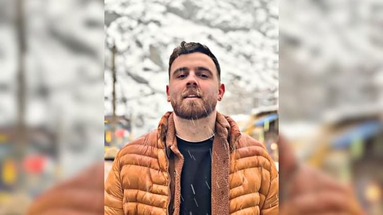 Death-row Iranian protester Erfan released on bail