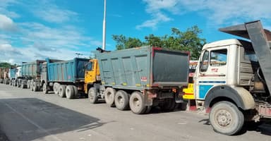 Long queue of trucks at Banglabandha land port, trade grows but so does suffering