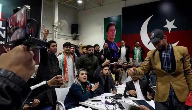 Imran Khan's supporters lead in Pakistan polls